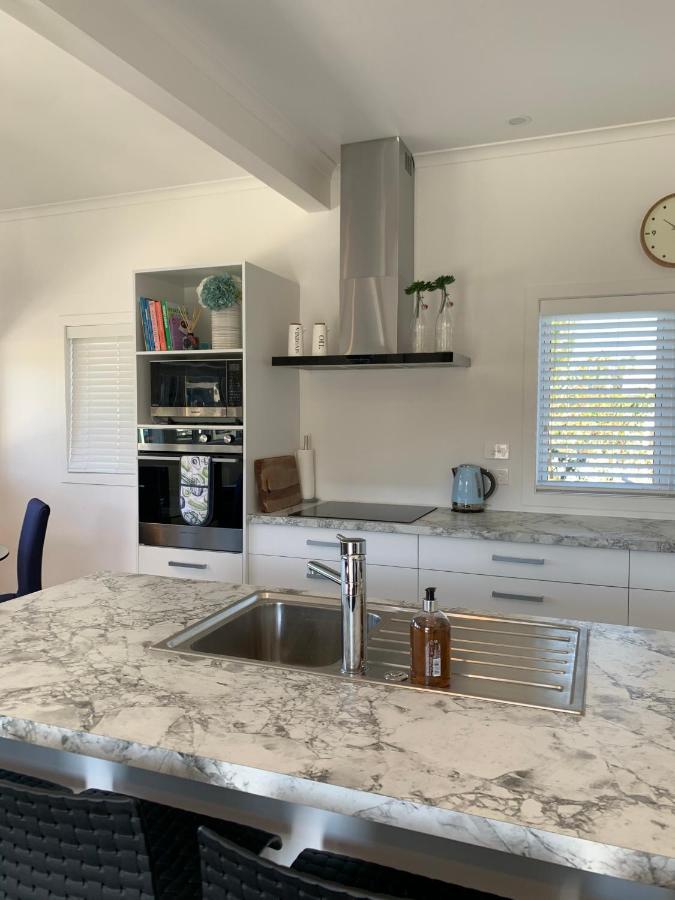 Coromandel Town Harbourside Cottage Luxury Accommodation Exterior photo