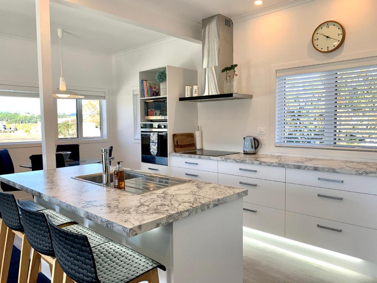 Coromandel Town Harbourside Cottage Luxury Accommodation Exterior photo